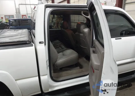 2004 GMC Sierra 1500 Slt z USA, uszkodzony, nr VIN 2GTEK13T741418593